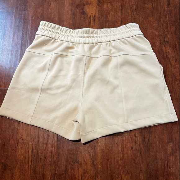 Lululemon Softstreme High-rise Shorts 4” - Picture 4 of 6